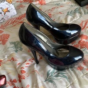 Navy Patent Madden Girl platform pump